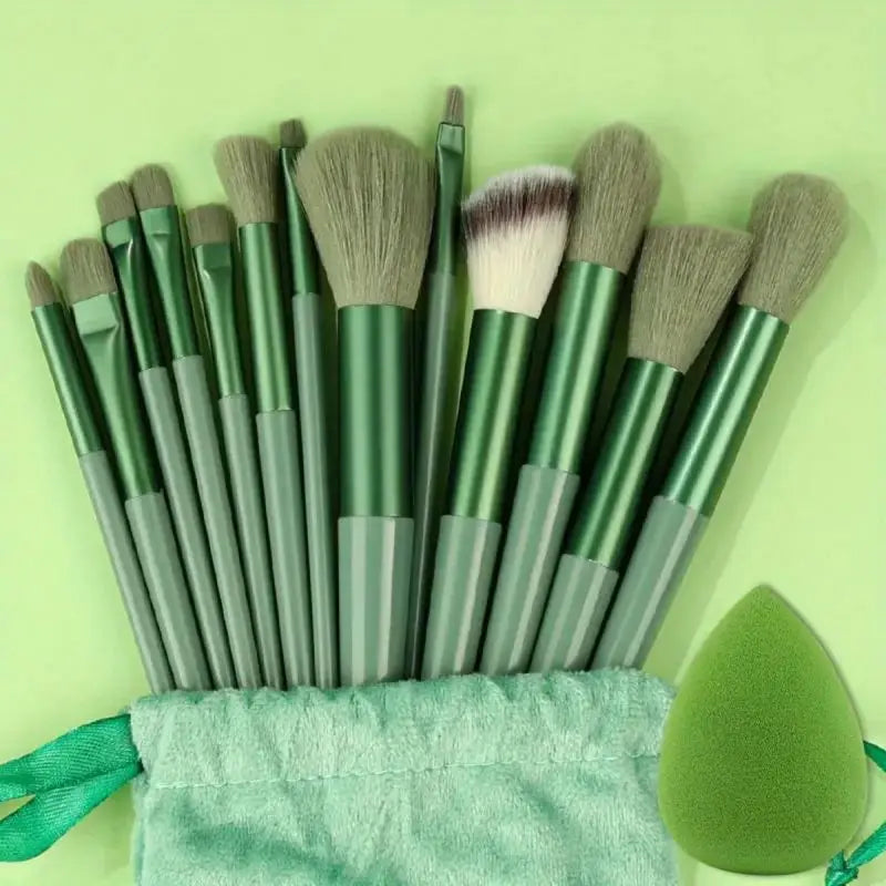Professional Soft Makeup Brush Set – Fluffy Foundation, Powder & Eyeshadow Kabuki Brushes | Full Cosmetic Blending Kit
