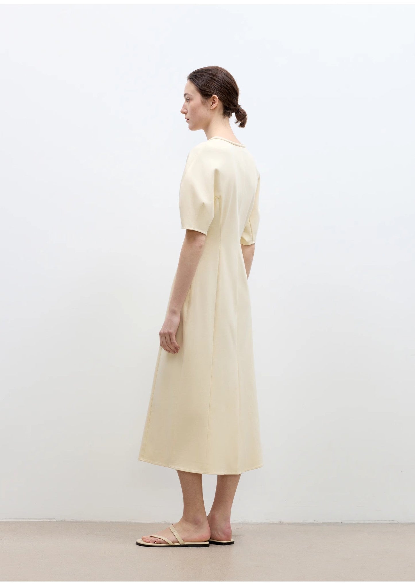 “April Story” 3D U-Neck Split-Waist Knitted Dress – Micro-Textured Mercerized Cotton | Elegant Short-Sleeve Curved Skirt Dress for Women