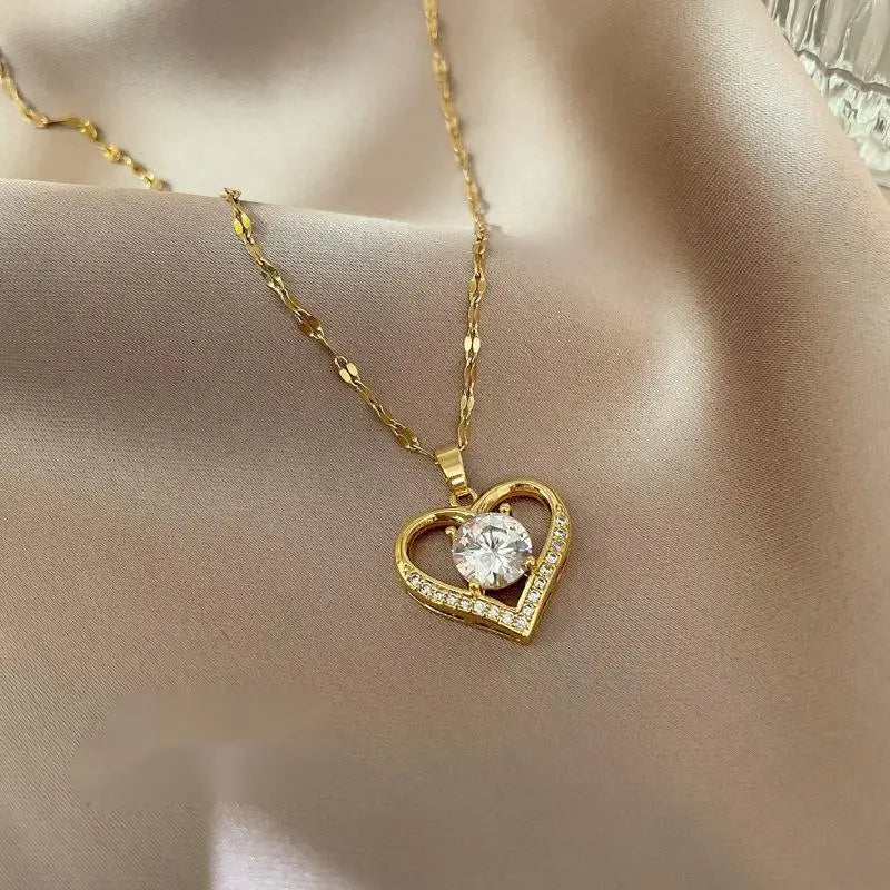 Artificial Gems Heart Pendant Necklace for women 2024 Golden Stainless Steel Lips Neck Chain Female Necklaces Jewelry for Girl