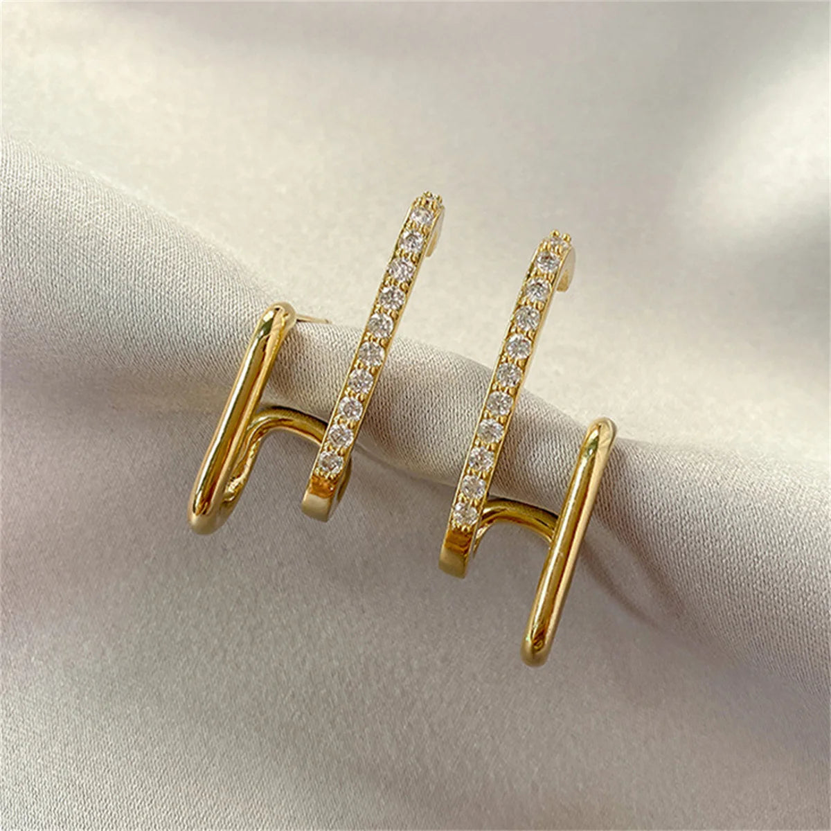 rregular U-shaped gold earrings for women – crystal luxury jewelry