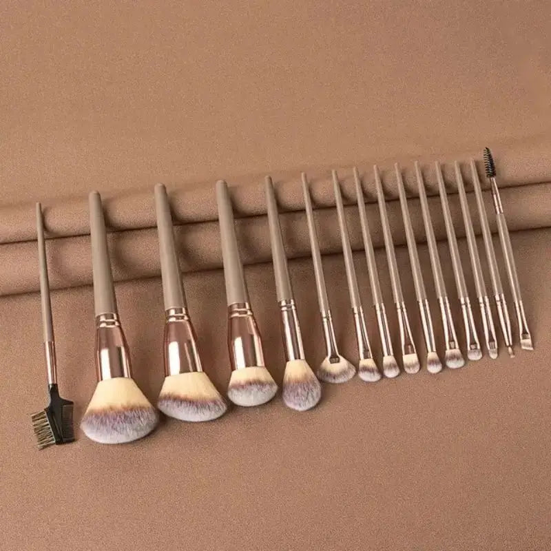 Professional Soft Makeup Brush Set – Fluffy Foundation, Powder & Eyeshadow Kabuki Brushes | Full Cosmetic Blending Kit