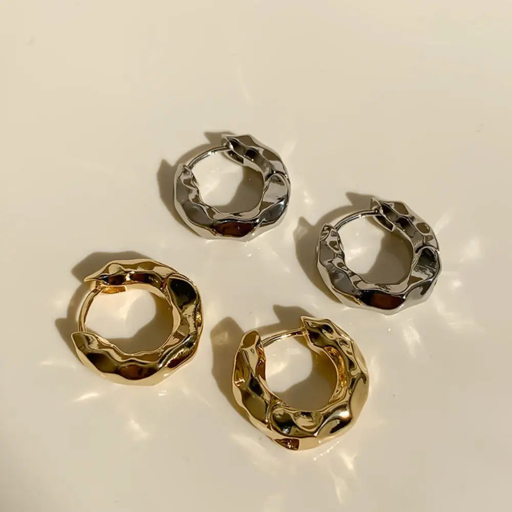 Trendy lightweight gold hoop earrings – classic and elegant design