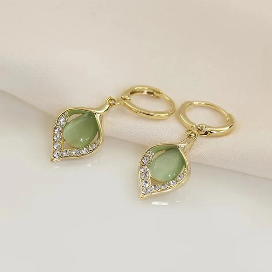 Angel Eye tulip petal hoop earrings for women – gold-plated with rhinestones.